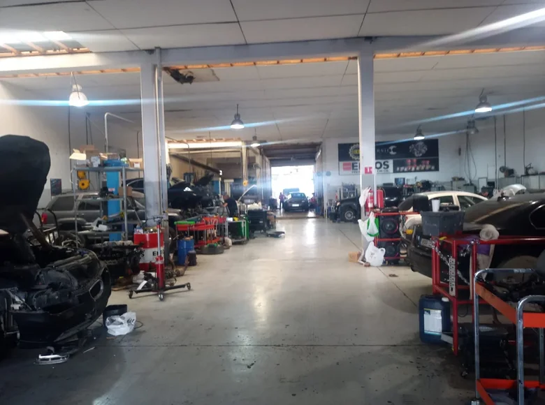 Warehouse 984 m² in Pissouri Municipality, Cyprus