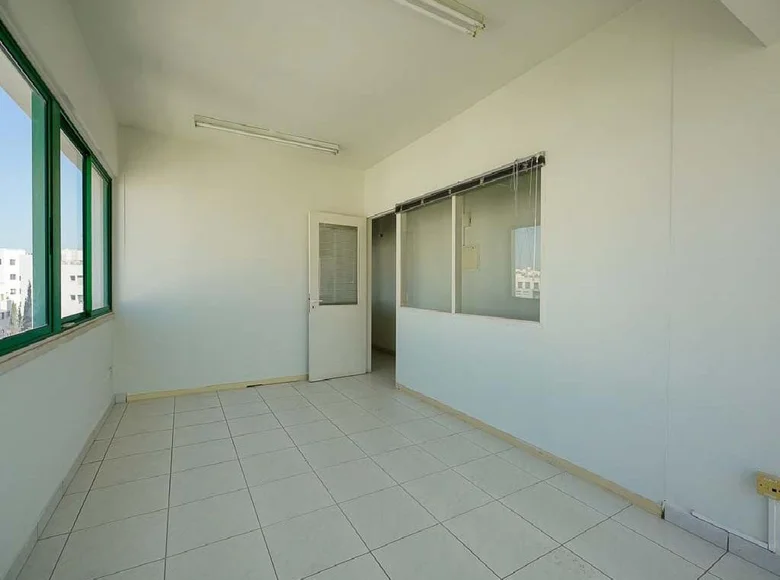 Büro  Lakatamia, Zypern