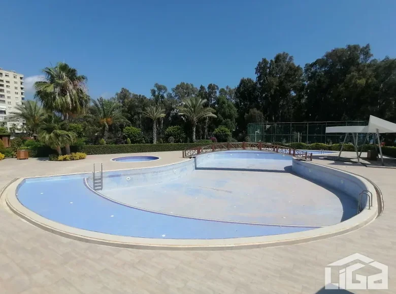 Mieszkanie 6 pokojów 300 m² Erdemli, Turcja