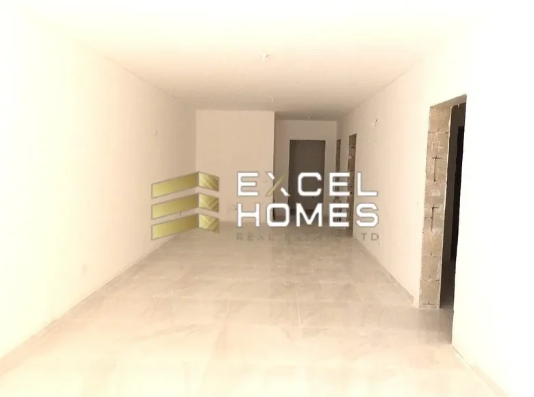 Квартира 2 спальни  Qawra, Мальта