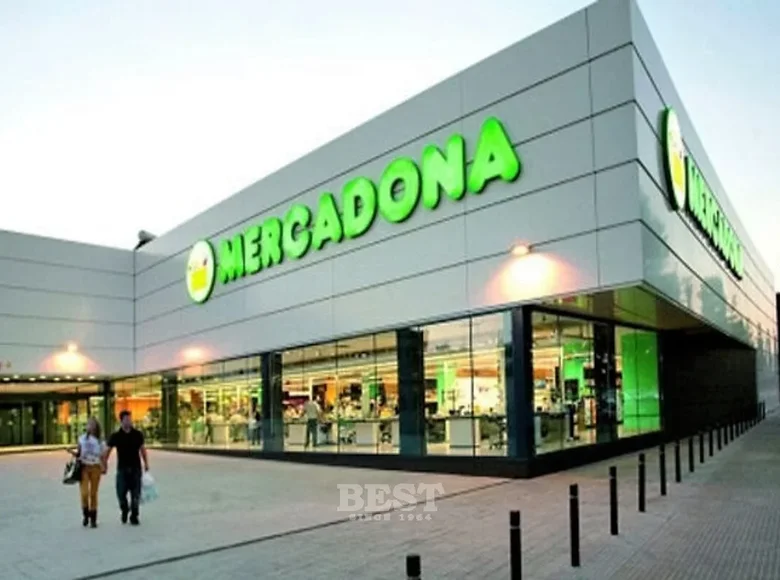 Shop 3 510 m² in Casinos, Spain