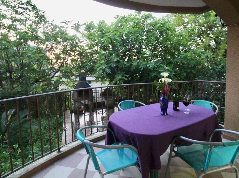 Casa 6 habitaciones 220 m² Dobra Voda, Montenegro