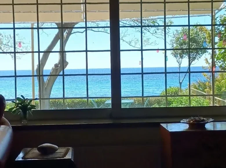 4 bedroom Villa 190 m² Loutra, Greece