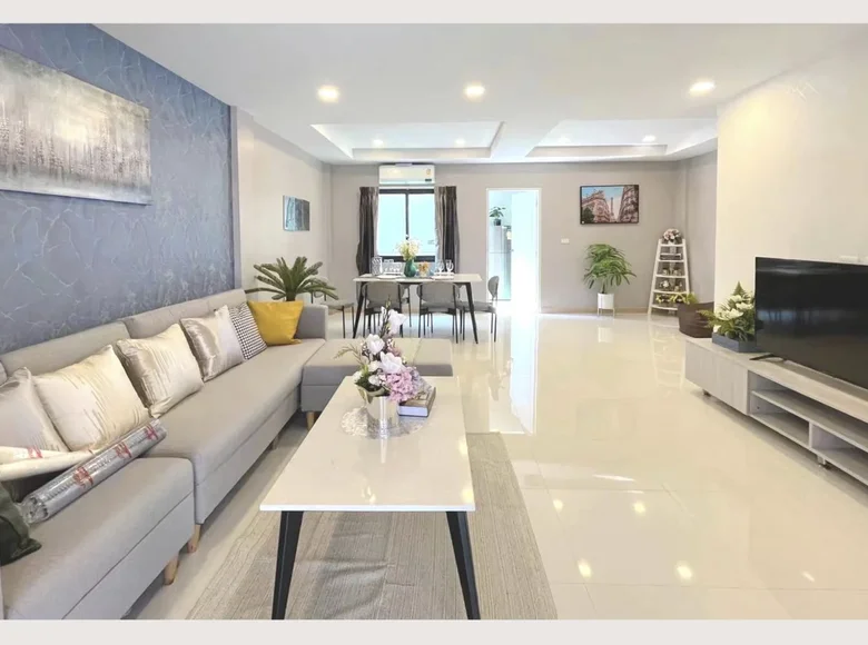 3 bedroom townthouse 138 m² Huai Yai, Thailand