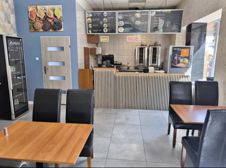Commercial property 65 m² in Nowy Dwor Mazowiecki, Poland