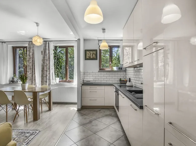 Mieszkanie 3 pokoi 75 m² Wrocław, Polska