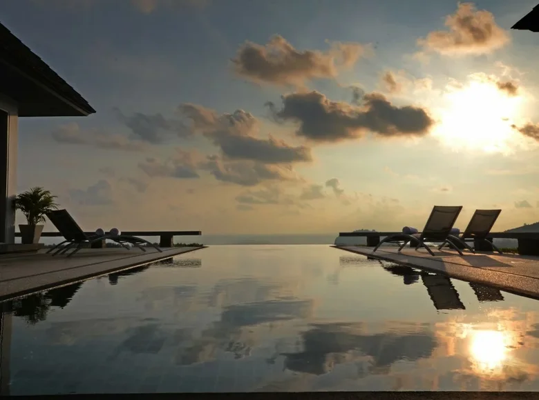 6-Schlafzimmer-Villa 1 400 m² Choeng Thale, Thailand