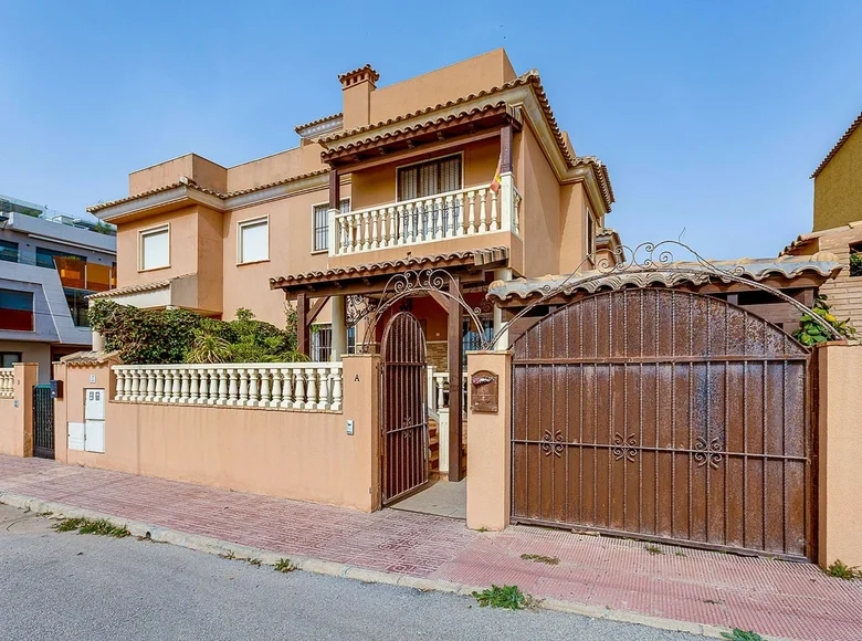 3-Schlafzimmer-Villa 153 m² Torrevieja, Spanien