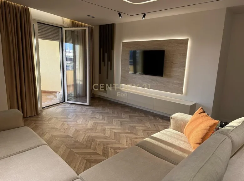 LUXURY APARTMENT FOR RENT ON NEW PORT STREET!