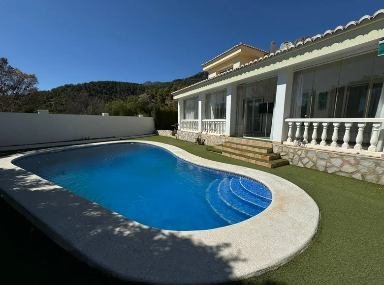 4 bedroom Villa 495 m² Altea, Spain