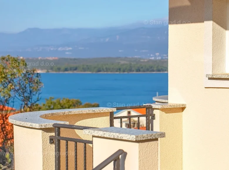 5 bedroom house 266 m² Soline, Croatia