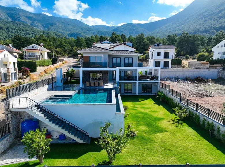 Villa de 5 habitaciones 310 m² Fethiye, Turquía