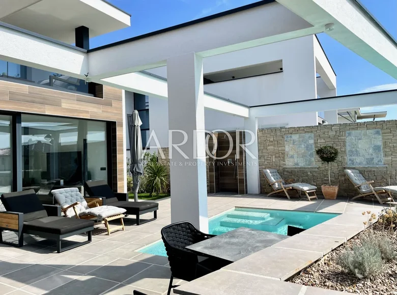 3 bedroom house 214 m² Krk, Croatia