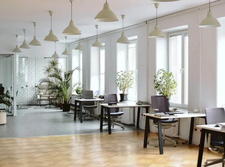 Propiedad comercial 1 habitación 174 m² en Varsovia, Polonia