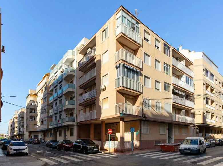 Mieszkanie 3 pokoi 78 m² Torrevieja, Hiszpania