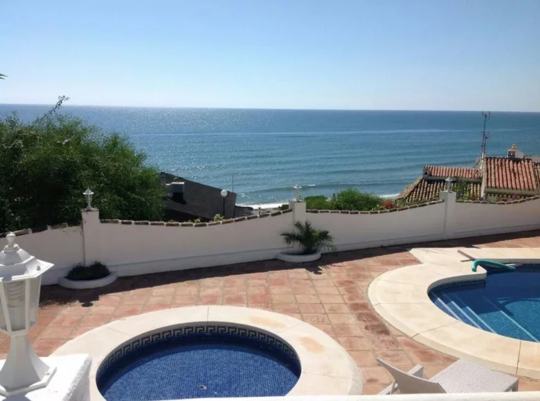 villa de 5 dormitorios 470 m² Mijas, Španjolska