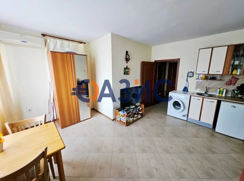 Квартира 2 спальни 65 м² Несебр, Болгария