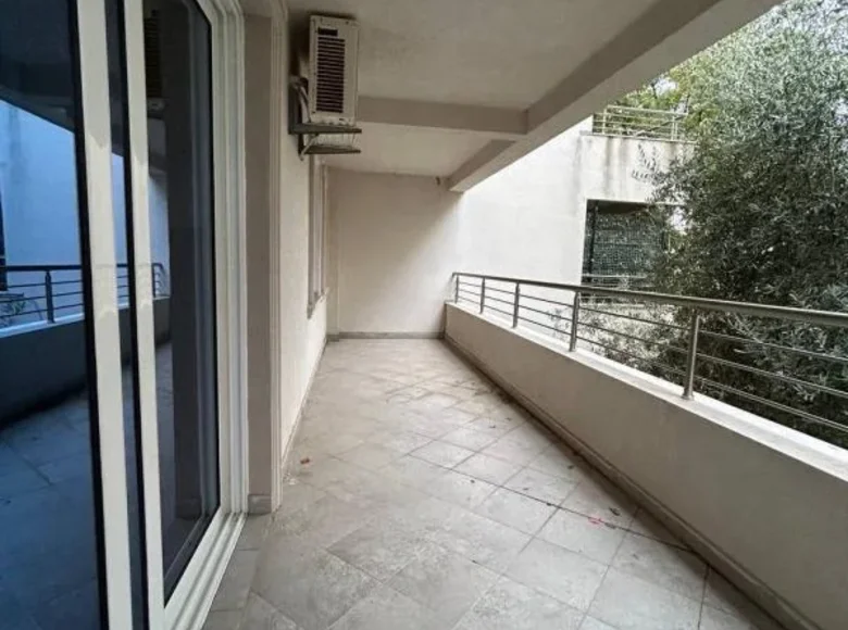 2 bedroom apartment 105 m² Petrovac, Montenegro