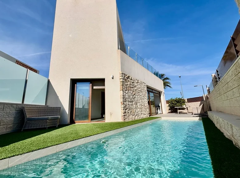 3-Schlafzimmer-Villa 131 m² Benijofar, Spanien