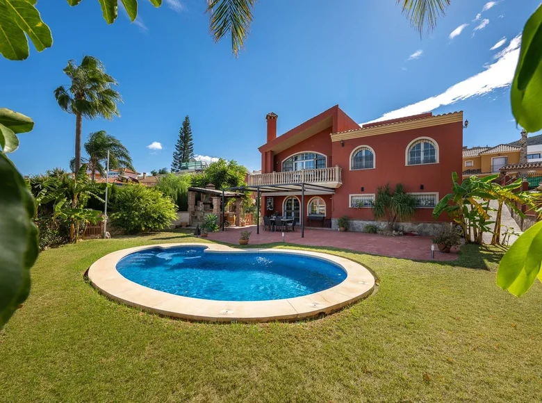villa de 5 dormitorios 338 m² Alhaurín de la Torre, Španjolska