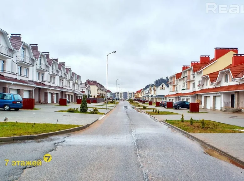 4 room apartment 271 m² Sonyechny, Belarus