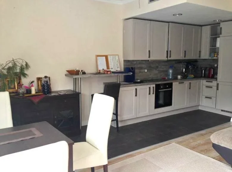 Wohnung 2 Schlafzimmer 76 m² Dobrota, Montenegro