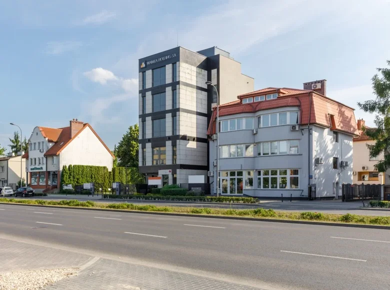 Propiedad comercial 879 m² en Varsovia, Polonia