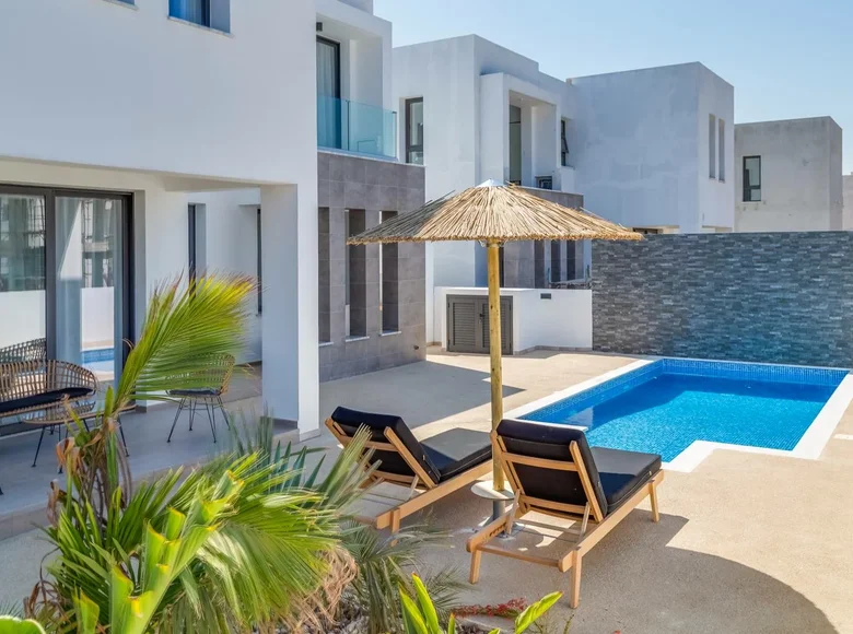 Willa 2 pokoi 106 m² Paralimni, Cypr