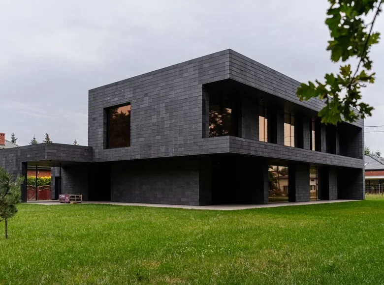 Квартира 453 м² Karski, Польша