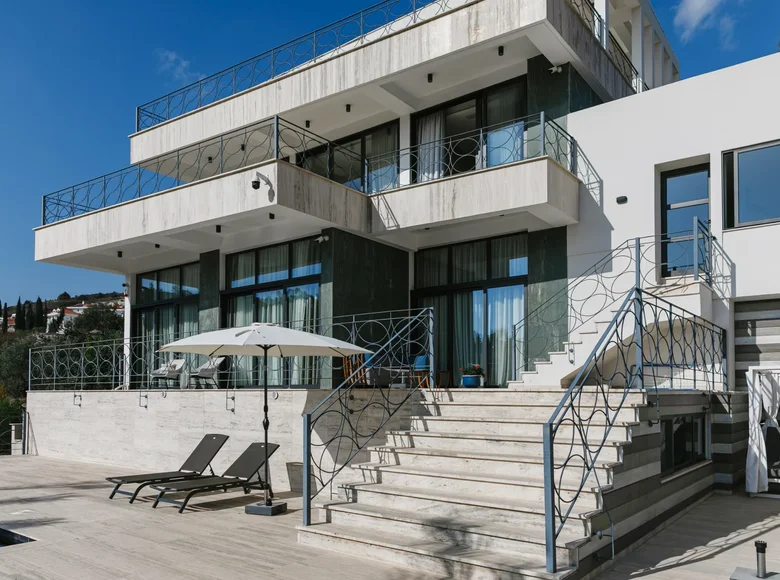 Вилла 6 спален  в Агиос Тихонас, Кипр