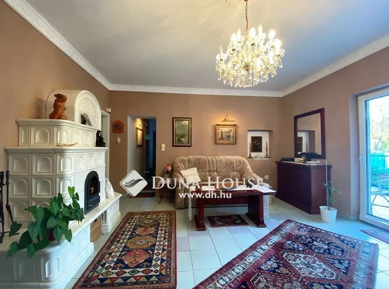 House 240 m² Budapest, Hungary