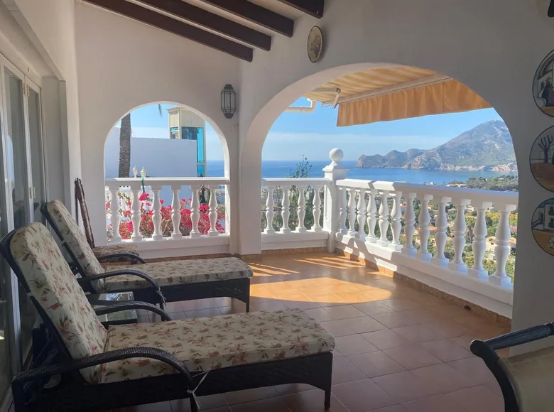 4-Schlafzimmer-Villa 437 m² Altea, Spanien