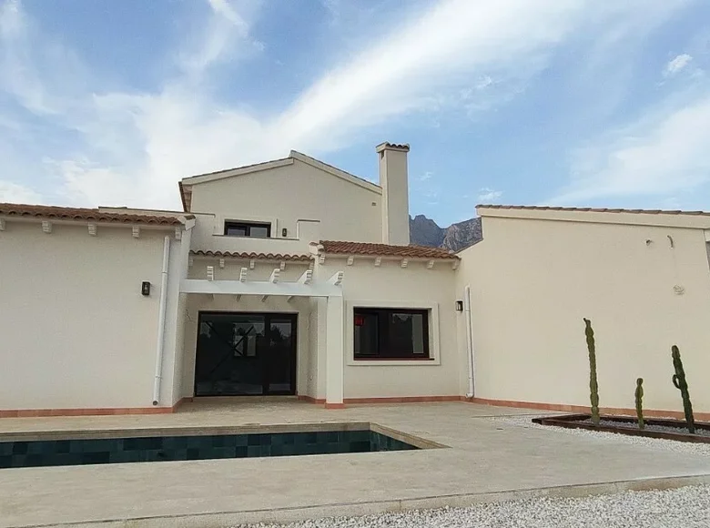 4-Schlafzimmer-Villa 144 m² Finestrat, Spanien