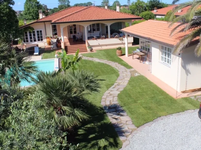 4 bedroom Villa  Lido di Camaiore, Italy