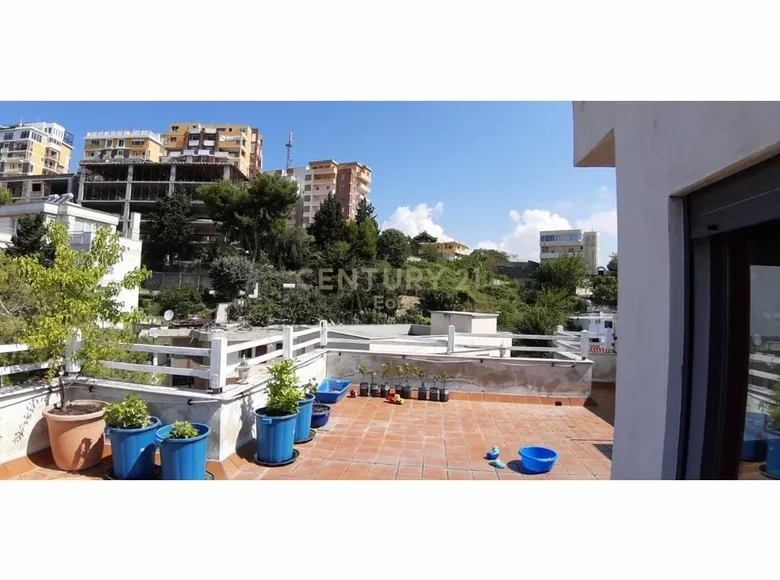 Multilevel apartments 3 bedrooms 340 m² Bashkia Durres, Albania