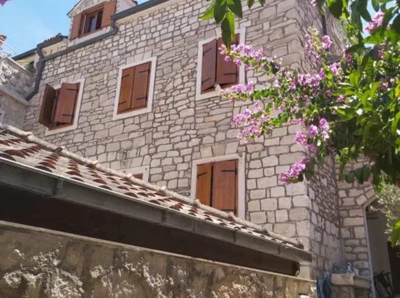 7 bedroom house 300 m² Grad Supetar, Croatia