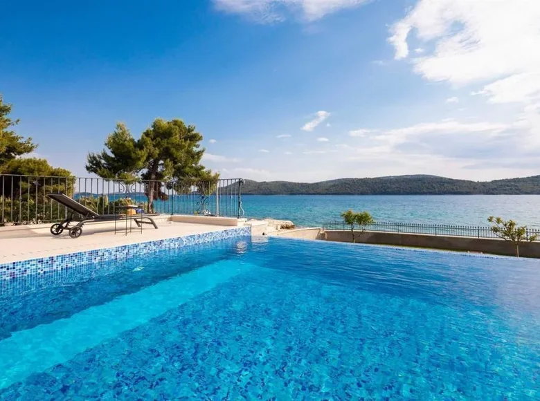 7 bedroom villa 1 006 m² Grad Sibenik, Croatia