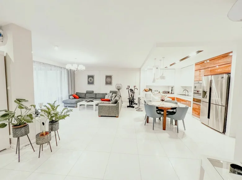 Wohnung 3 zimmer 121 m² in Warschau, Polen