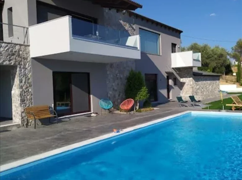 3-Schlafzimmer-Villa 300 m² Municipality of Megara, Griechenland