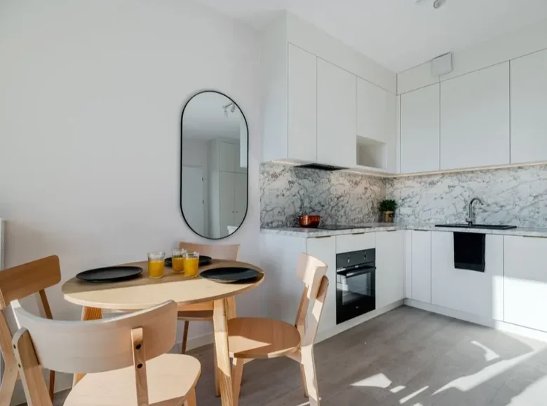 Mieszkanie 2 pokoi 32 m² w Warszawa, Polska