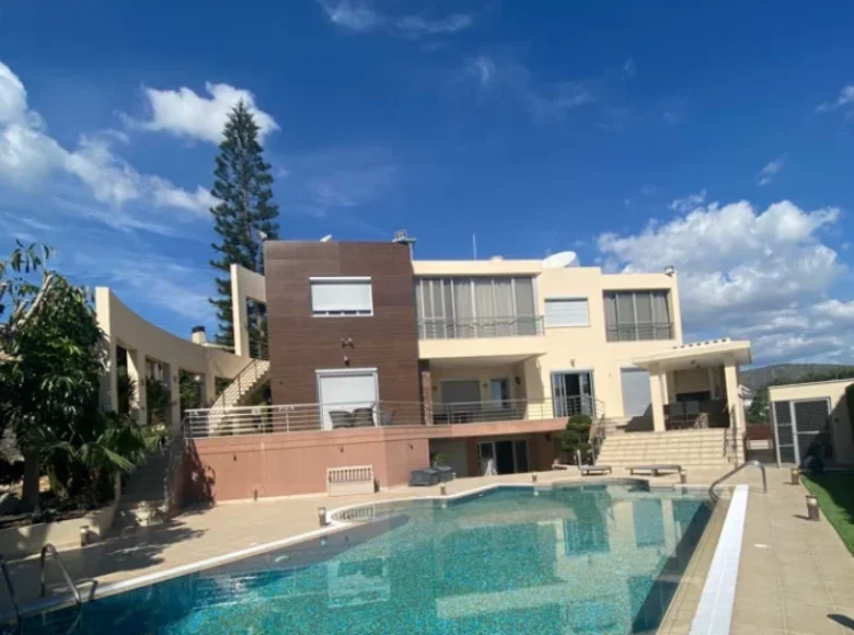 Haus 6 Schlafzimmer  in Germasogeia, Zypern