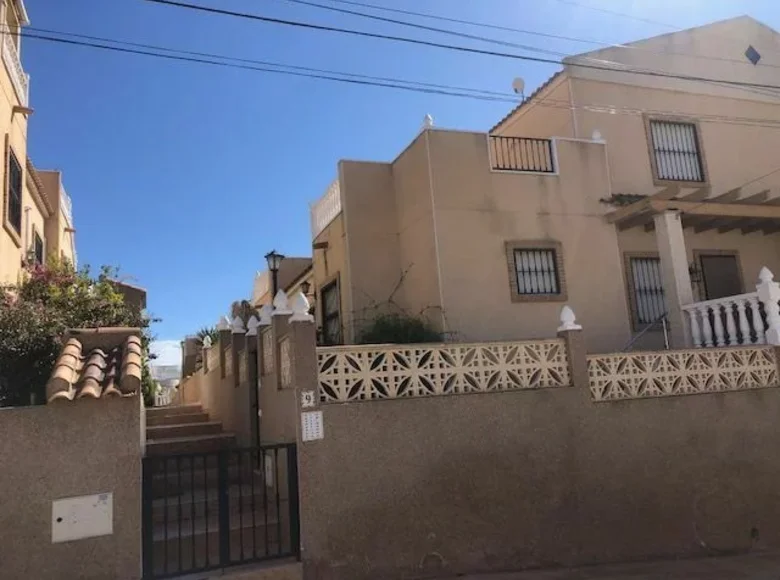 Таунхаус 3 комнаты 70 м² Сан-Мигель-де-Салинас, Испания