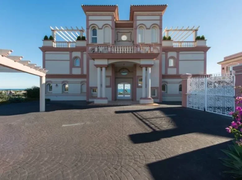 Villa 8 Schlafzimmer 768 m² Abadin, Spanien