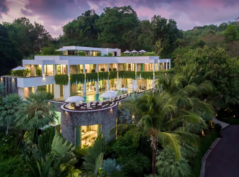 6 bedroom villa 2 218 m² Kamala, Thailand