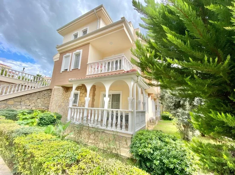 4 bedroom Villa 175 m² Muratpasa, Turkey