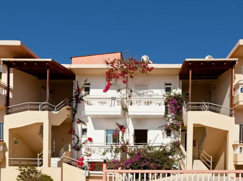 Hôtel 980 m² à Agía Marína, Grèce