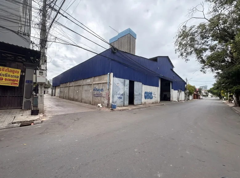 Propiedad comercial 1 225 m² en Sangkat Phsar Daeum Thkov, Camboya