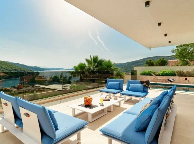 4 bedroom Villa 360 m² Grad Trogir, Croatia