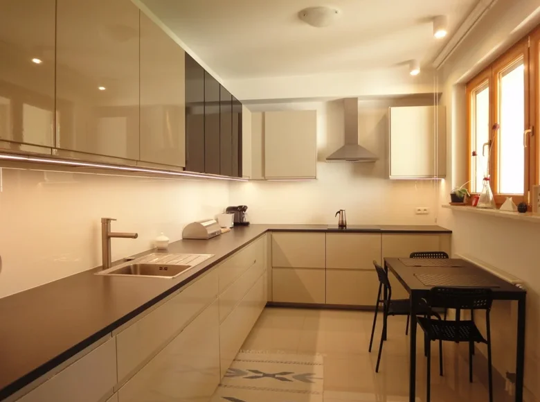 Wohnung 4 zimmer 94 m² Warschau, Polen