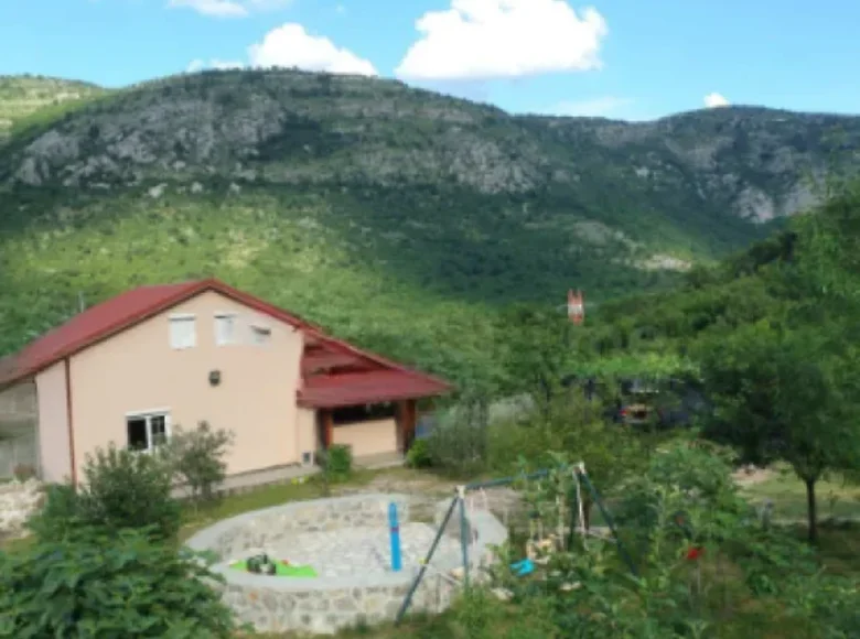 3 bedroom house 160 m² Spuz, Montenegro